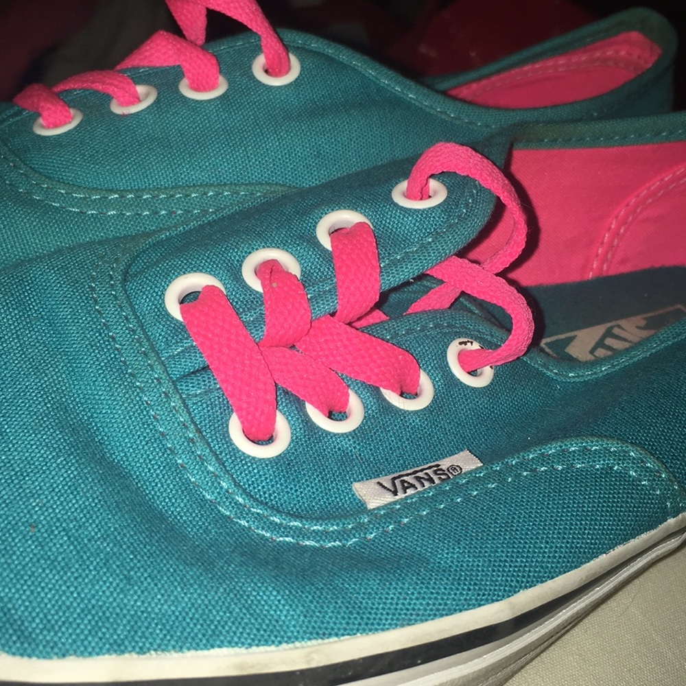 Vans - Picture 2 of 3